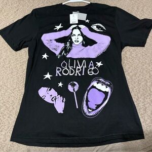 Olivia Rodrigo Medium T-Shirt - NWT